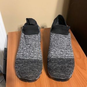 Women’s Shoe/ Size 8